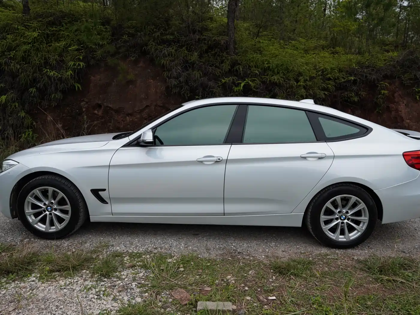 BMW 3 Series GT 2013 Model 320i Leading фото 39