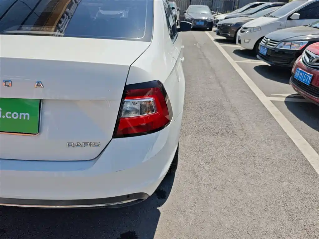 Škoda Rapid 2019 1.5L Automatic Comfort China V фото 8