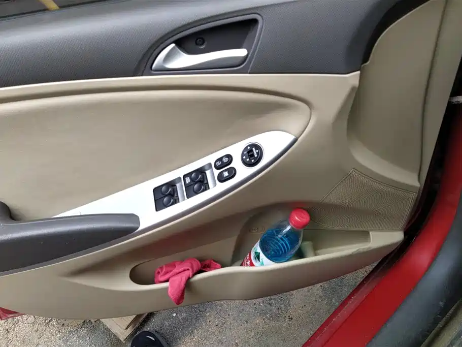 Hyundai Verna 2010 Sedan 1.4L Automatic Fashion GT фото 7