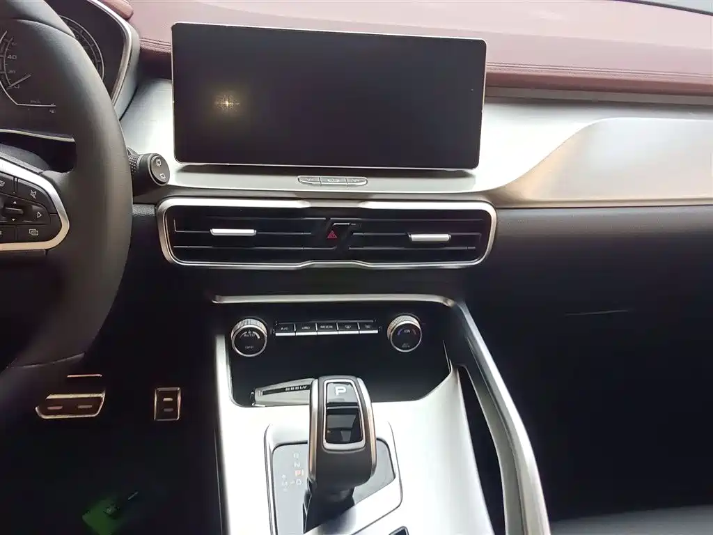 Фото 5 - Geely Coolray
