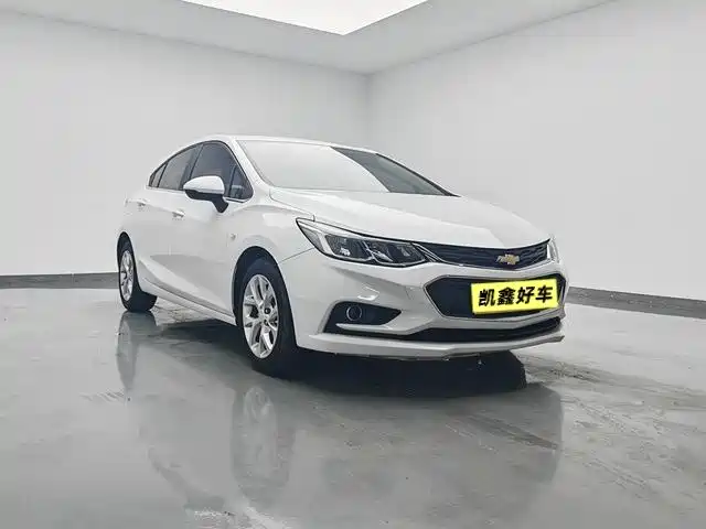 Chevrolet Cruze 2018 2017 1.5L Hatchback Auto Style