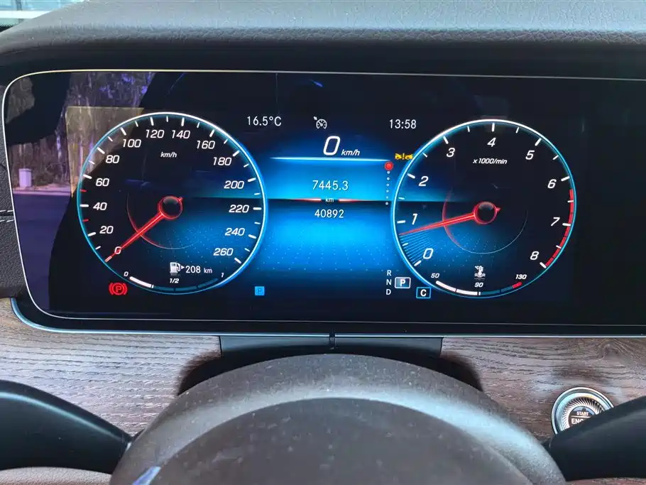 MERCEDES-BENZ E CLASS