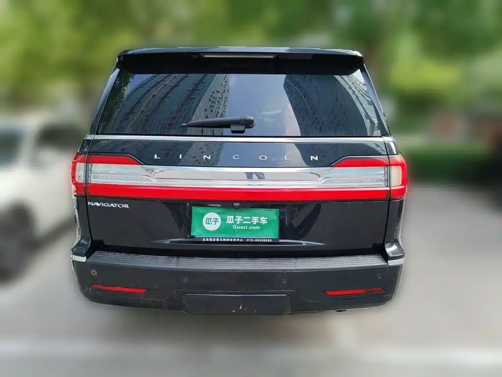 Фото 5 - Lincoln Navigator