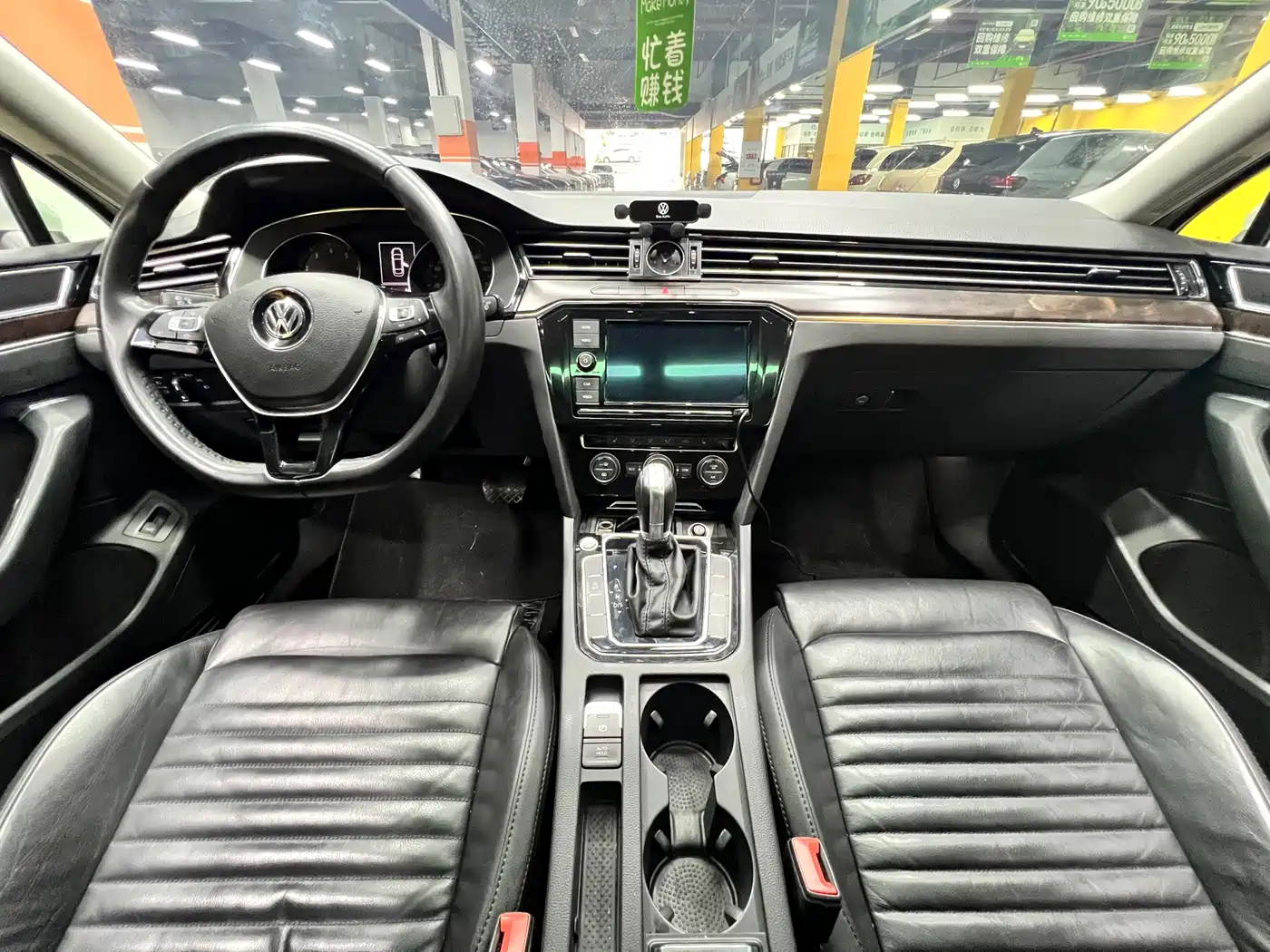 Volkswagen Magotan 2019 330TSI DSG Luxury Class China VI фото 11