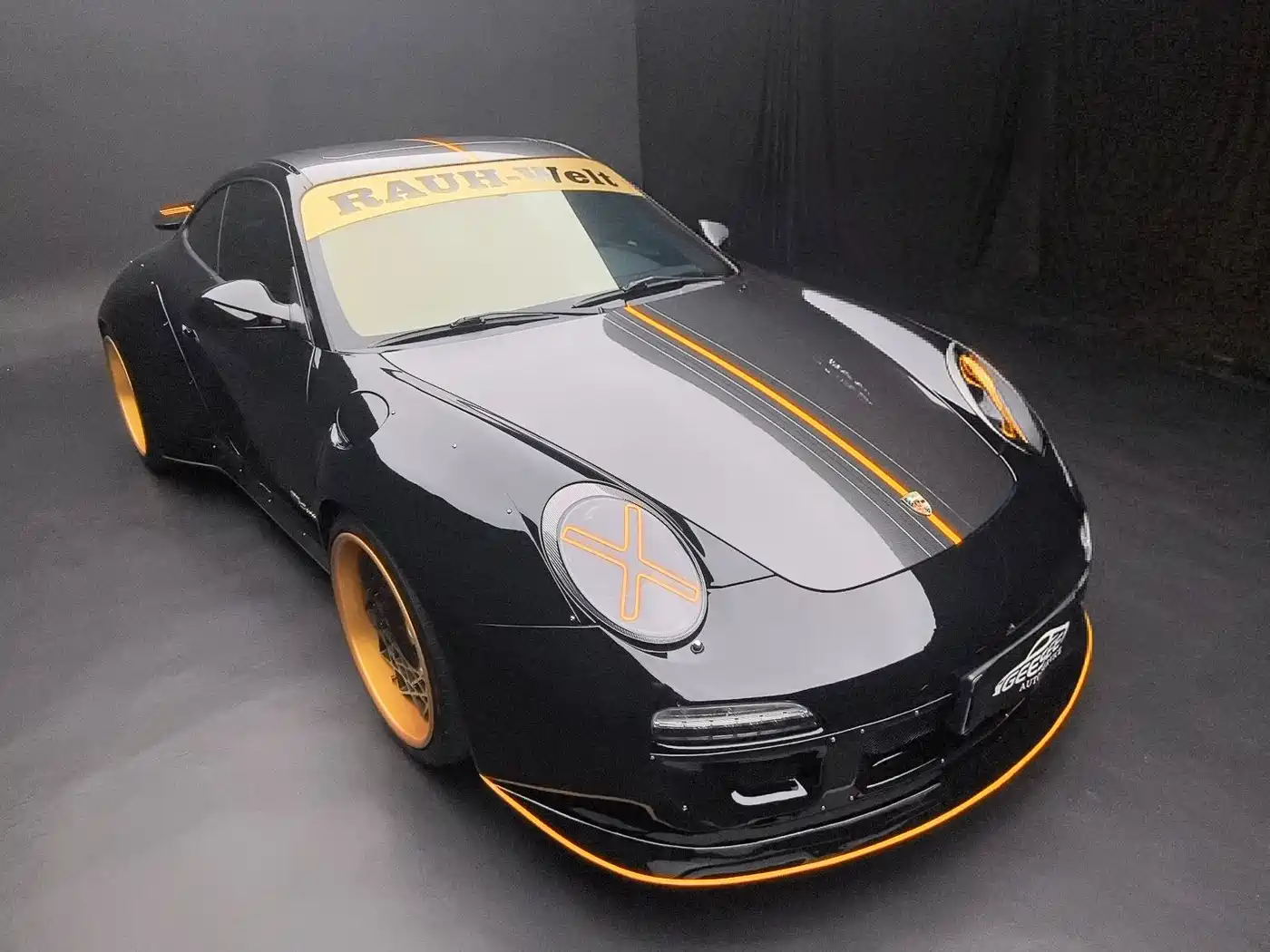Фото 2 - Porsche 911