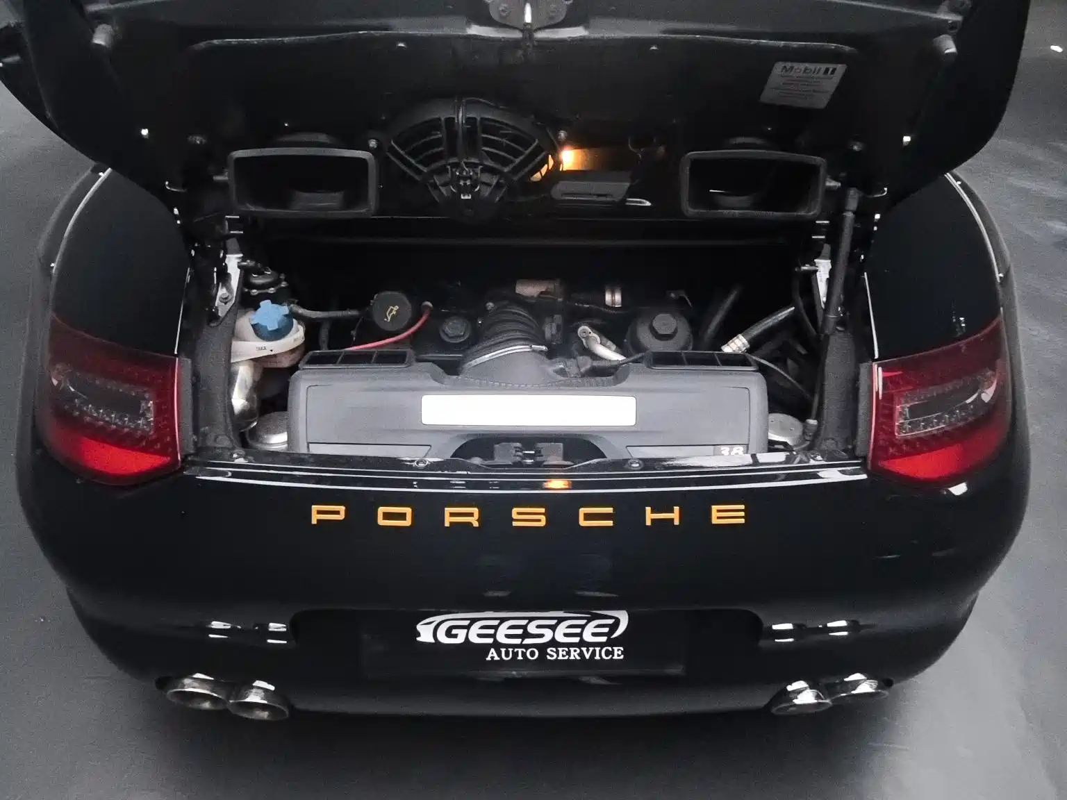 Photo 28 - Porsche 911