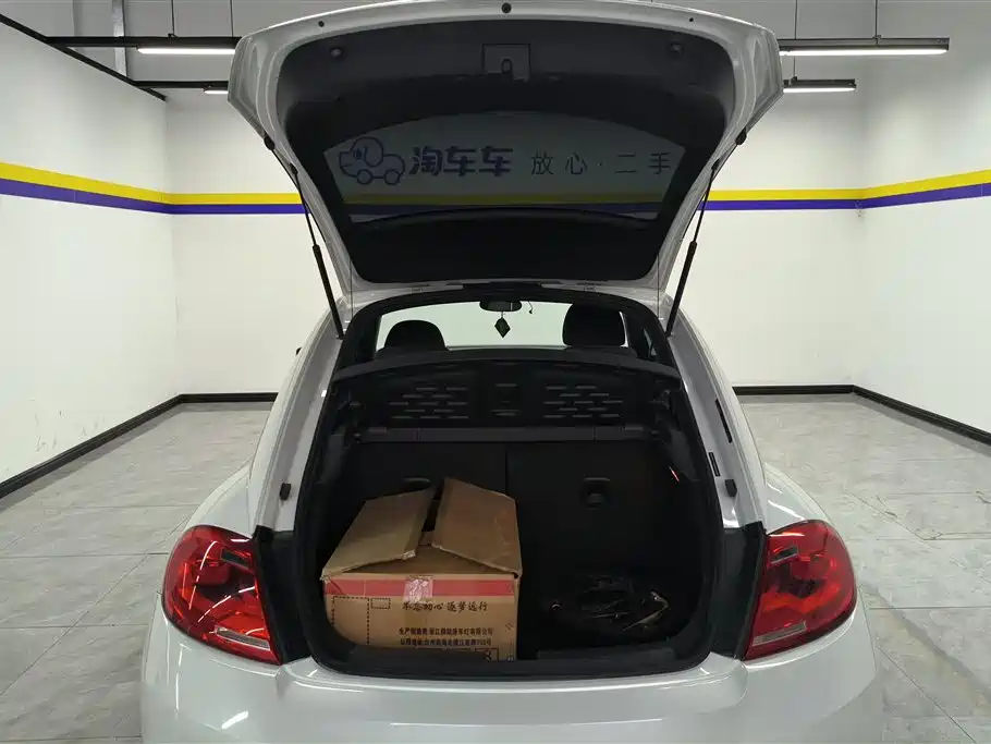 Volkswagen Beetle 2014 1.4TSI Fashion Edition фото 4