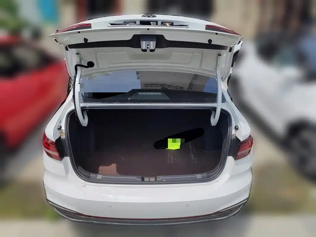 Volkswagen Lavida 2024 Model 1.5L Automatic 5 Million Edition фото 10