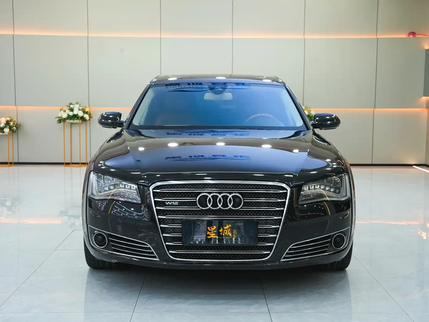 Audi A8 2012 A8L 6.3 FSI W12 quattro фото 2