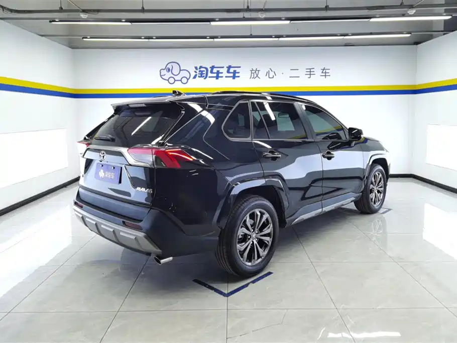 Toyota RAV4 Rongfang 2024 2.0L CVT FWD Style Plus Edition фото 3