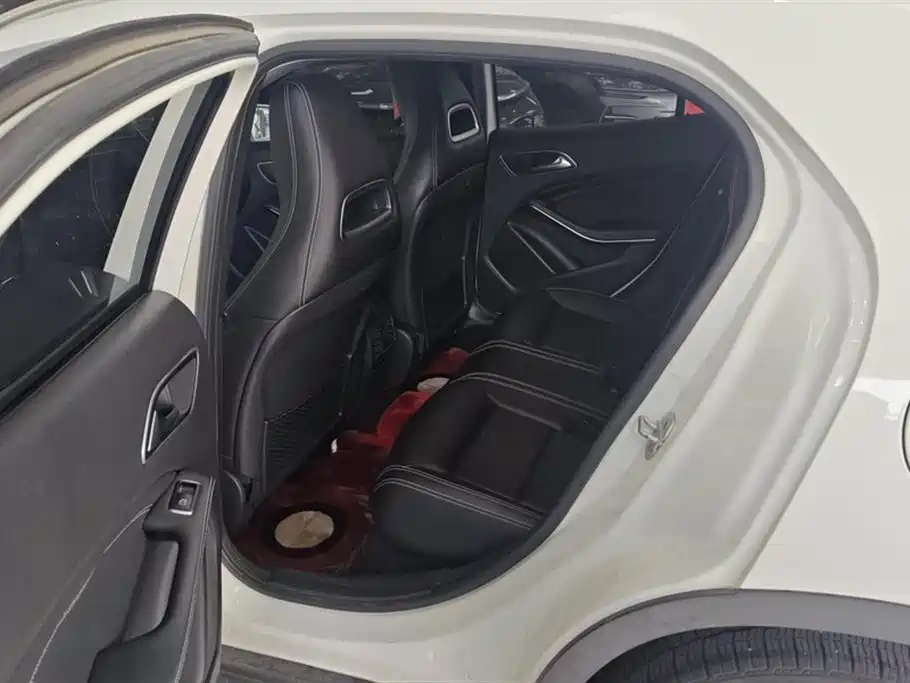 Mercedes-Benz GLA 2015 GLA 200 Dynamic фото 11