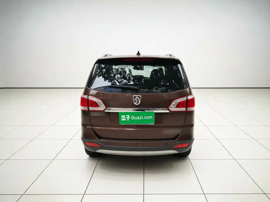Baojun 730 2015 2014 1.5L Manual Luxury Navigation ESP Edition 7-Seater