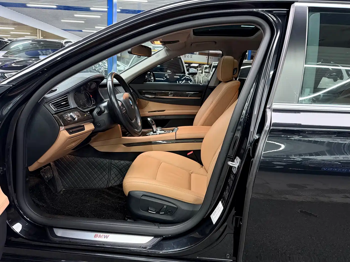 BMW 7 Series 2014 730Li Premium фото 6