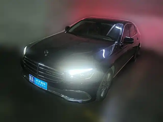 Mercedes-Benz E-Class 2023 E 300 L Fashion — фото 1
