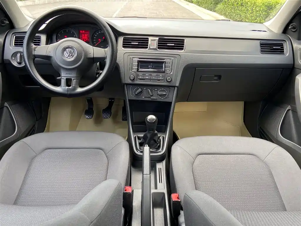 Volkswagen Santana 2013 1.4L Manual Trend Edition фото 10