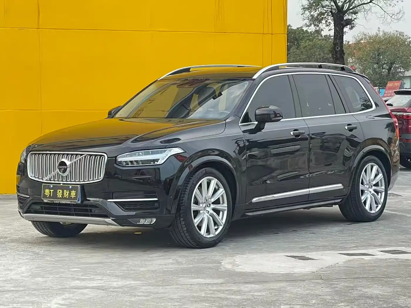 Фото 1 - Volvo XC90