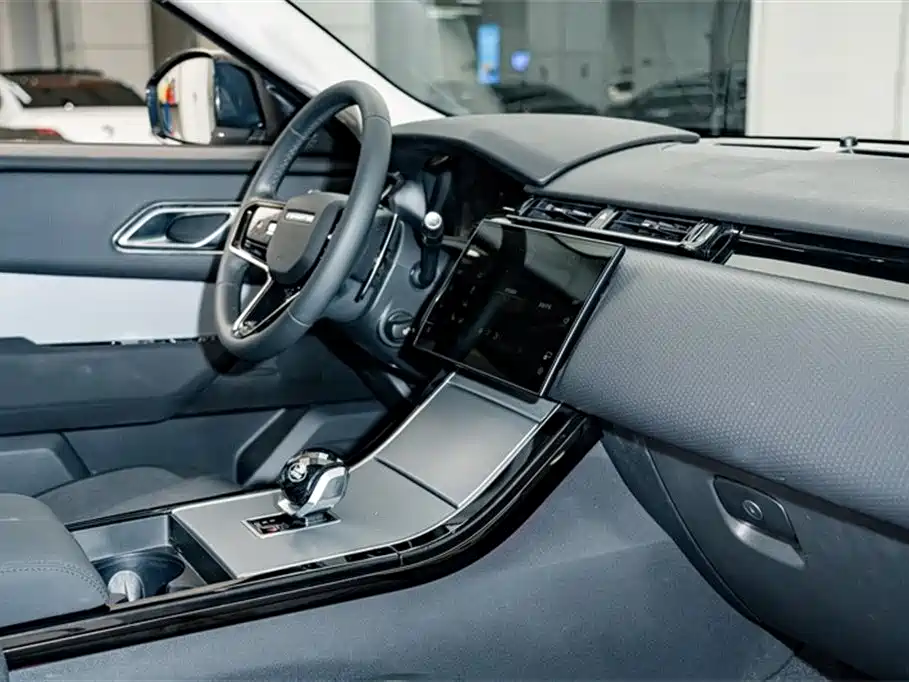 Land Rover Range Rover Velar 2024 S фото 17