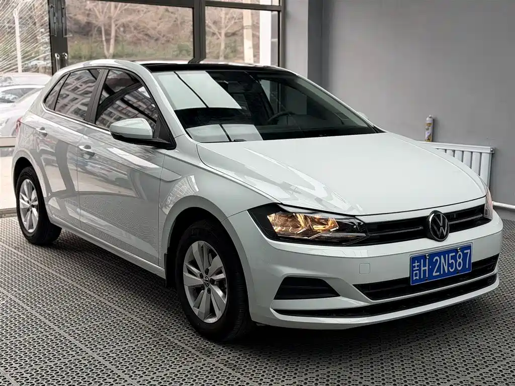 Volkswagen Polo 2023 Plus 1.5L Automatic Panorama Enjoyment Edition фото 3