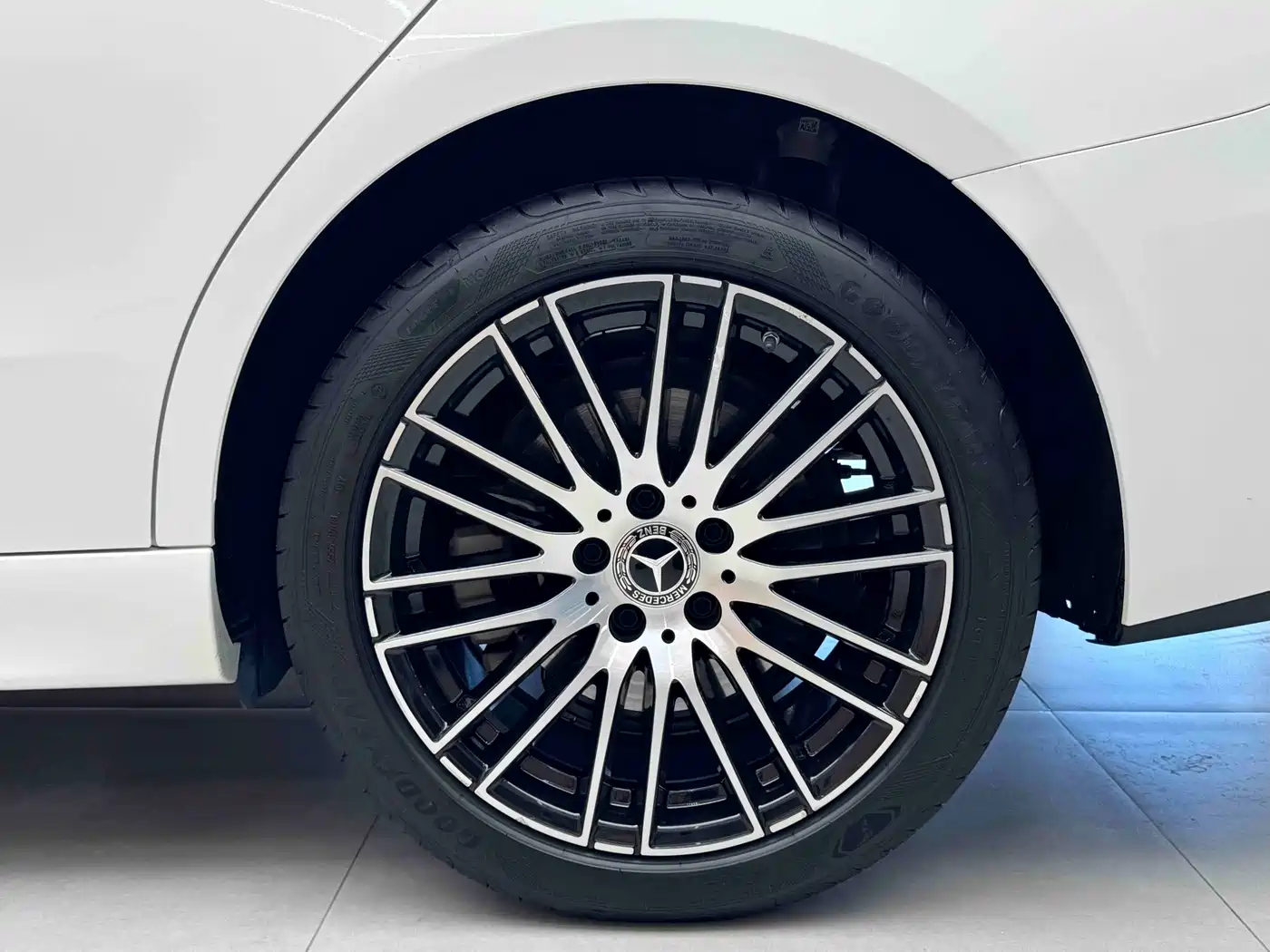Mercedes-Benz C-Class 2023 C 260 L Sport фото 14