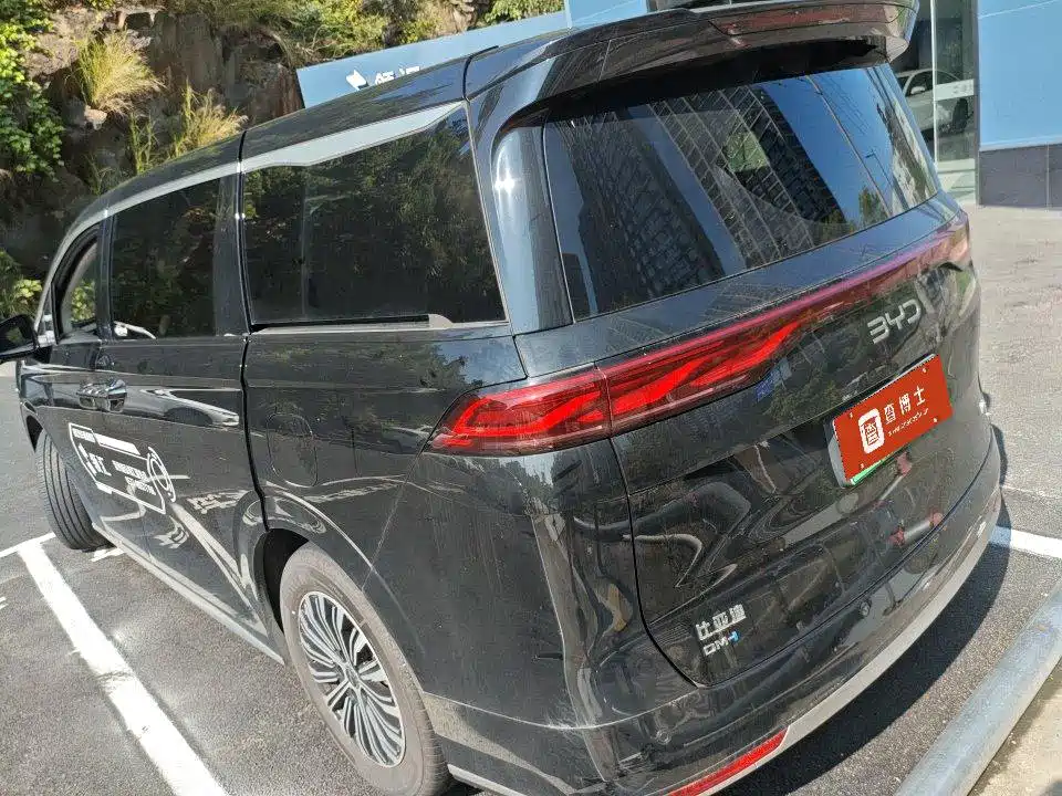 BYD M9 2025 2025 Model 1060 Pilot Edition