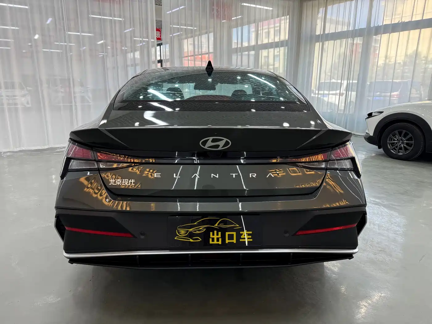 HYUNDAI ELANTRA