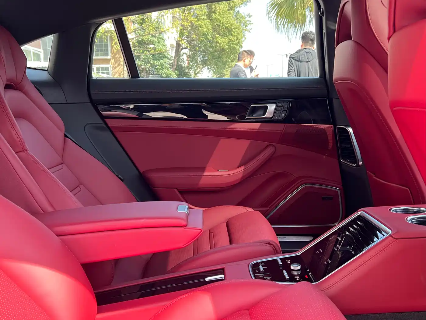 Porsche Panamera New Energy 2024 Panamera 4 E-Hybrid Executive Long Wheelbase 2.9T фото 4