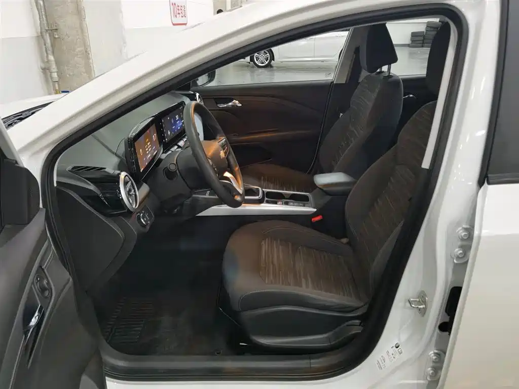 Chevrolet Monza 2024 1.5L Dual-Clutch Enjoyment Edition фото 10