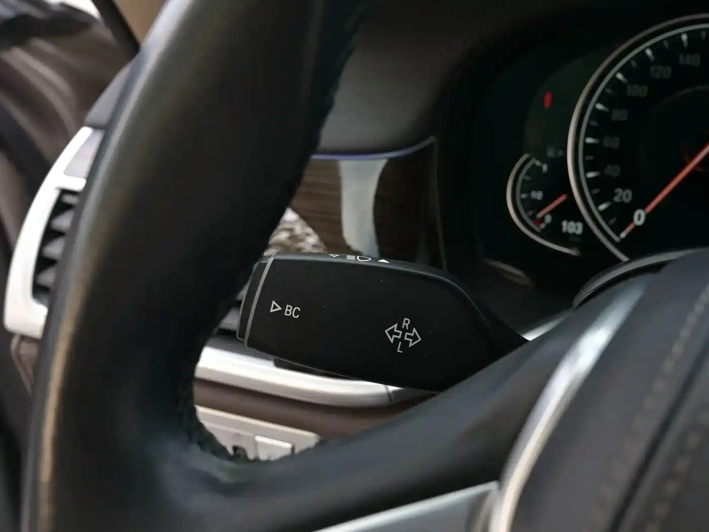 BMW 7 Series 2016 730Li Leading фото 18