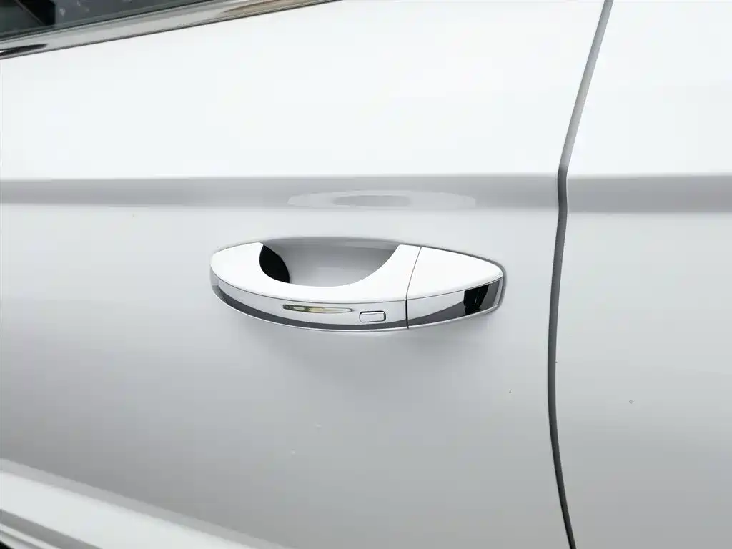 Škoda Karoq 2024 TSI280 Luxury Edition фото 18