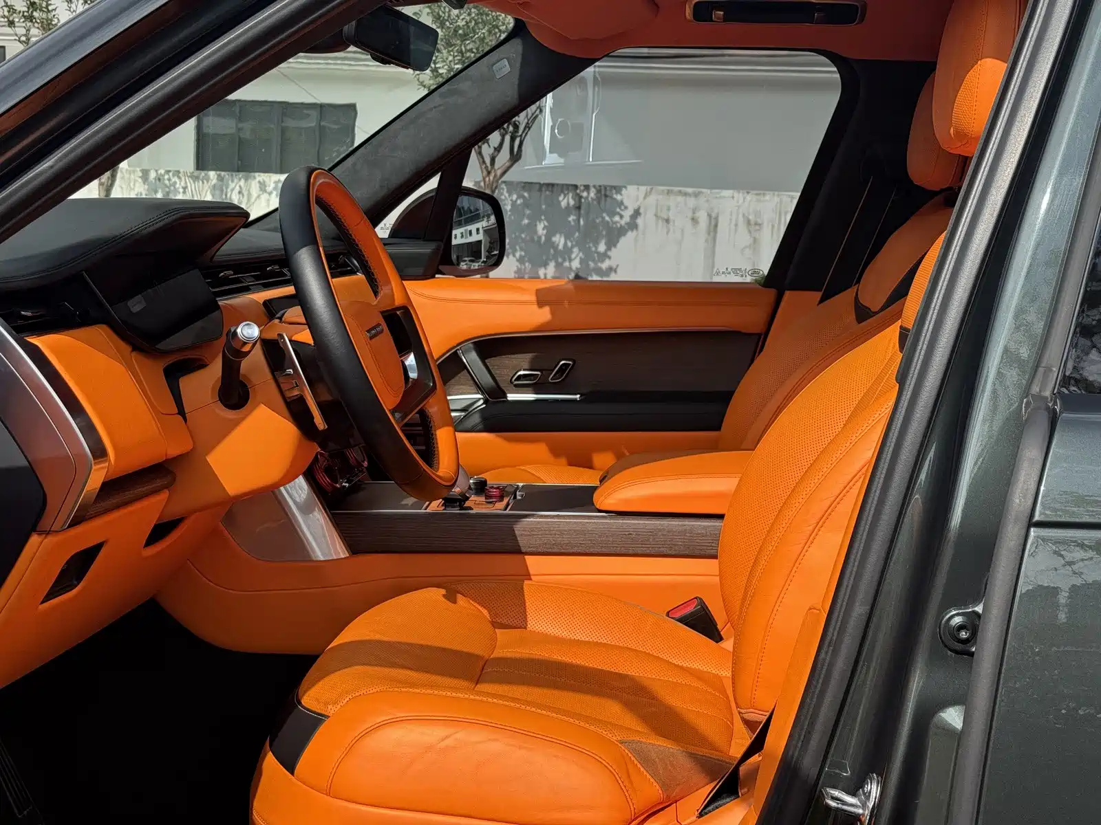 Photo 11 - Land Rover Range Rover