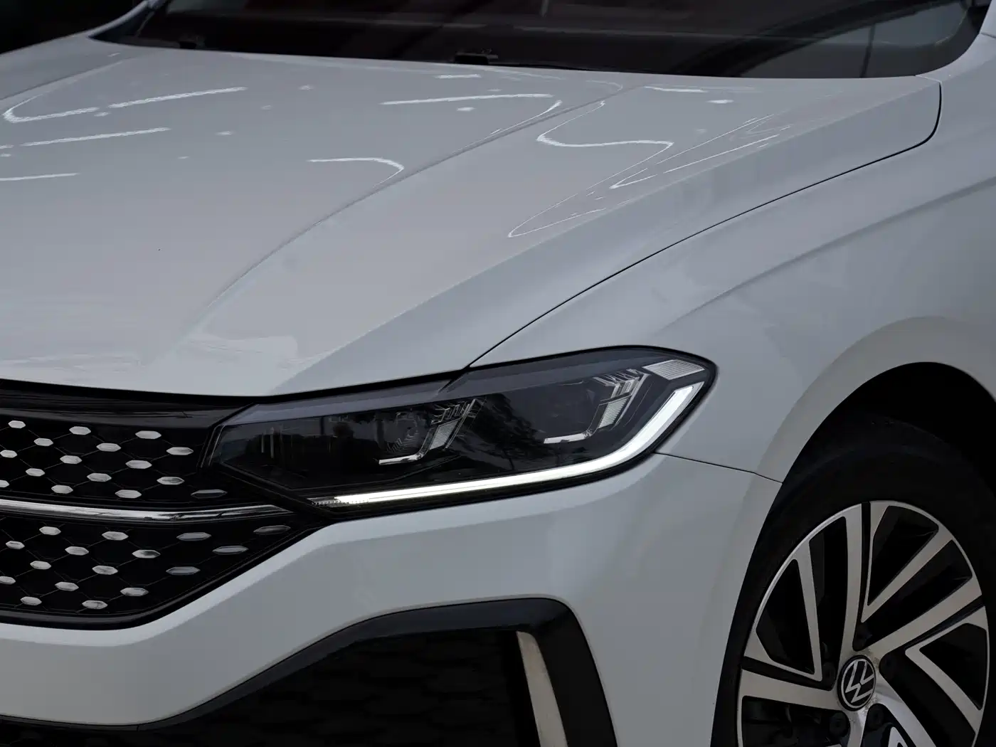 Volkswagen Lavida 2023 300TSI DSG Starlight Full Comfort Edition фото 3