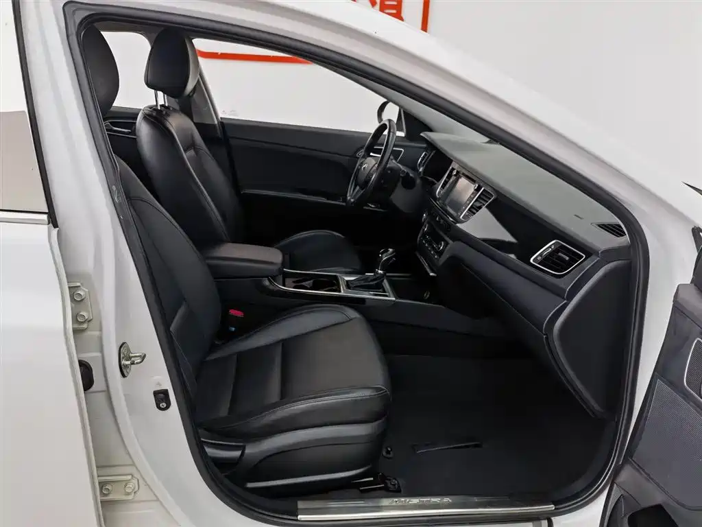 Hyundai Mistra 2014 1.8L Auto Premium DLX фото 23