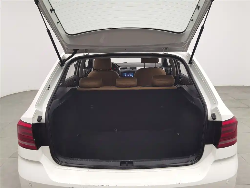 Volkswagen Santana 2017 Gran Santana 1.6L Manual Trendline фото 16