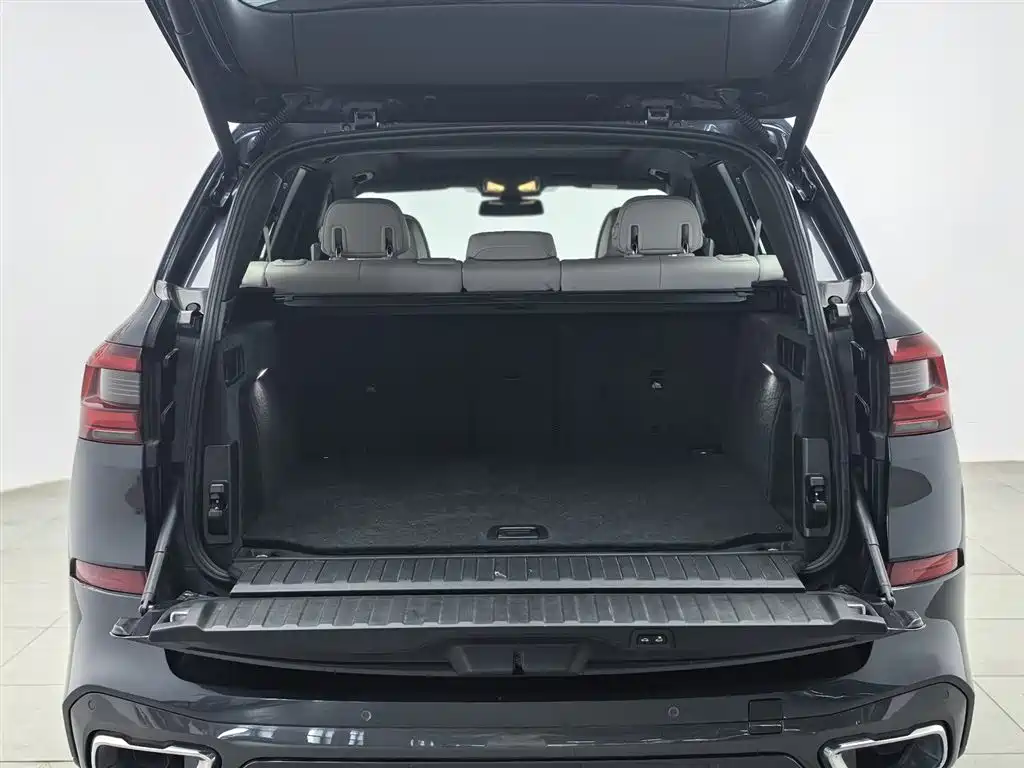 BMW X5 (Import) 2019 xDrive40i Exclusive M Sport Package фото 16