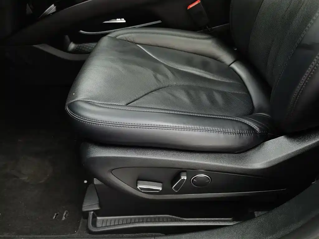 Lincoln Nautilus (Import) 2019 2.0T 4WD Zunya Edition China V фото 20