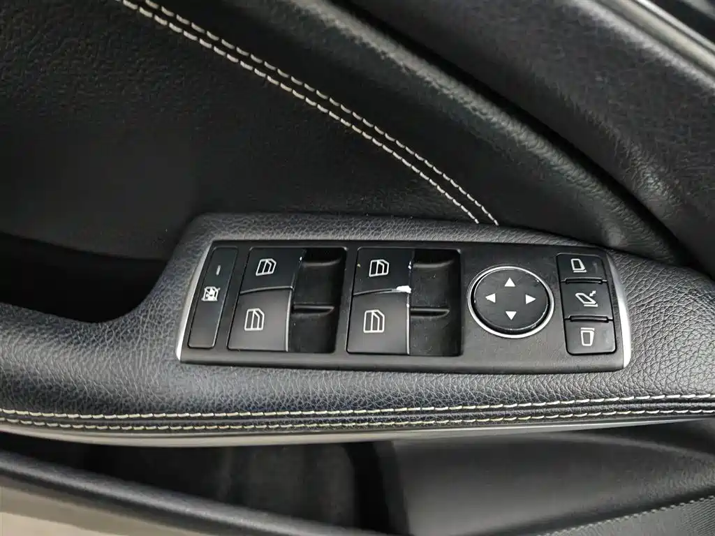 Mercedes-Benz GLA 2018 GLA 220 4MATIC Sport фото 9