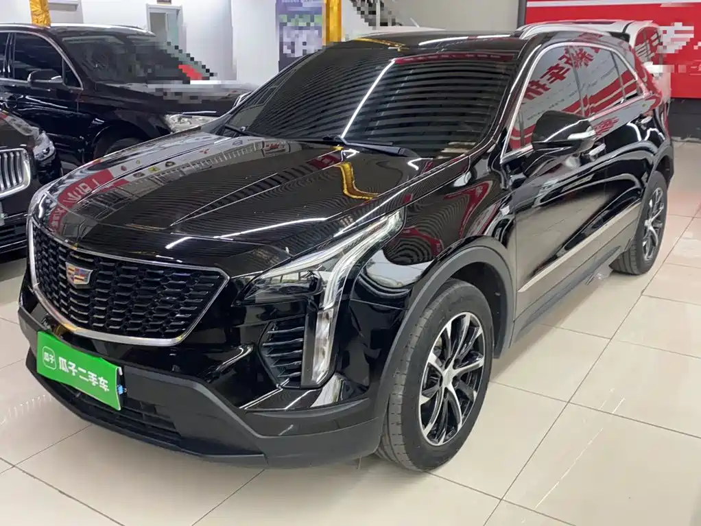 CADILLAC XT4