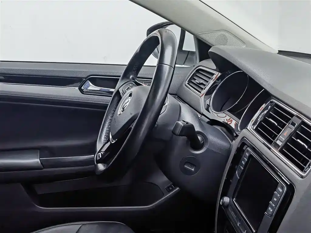 Volkswagen Sagitar 2018 280TSI DSG Spark Edition фото 22