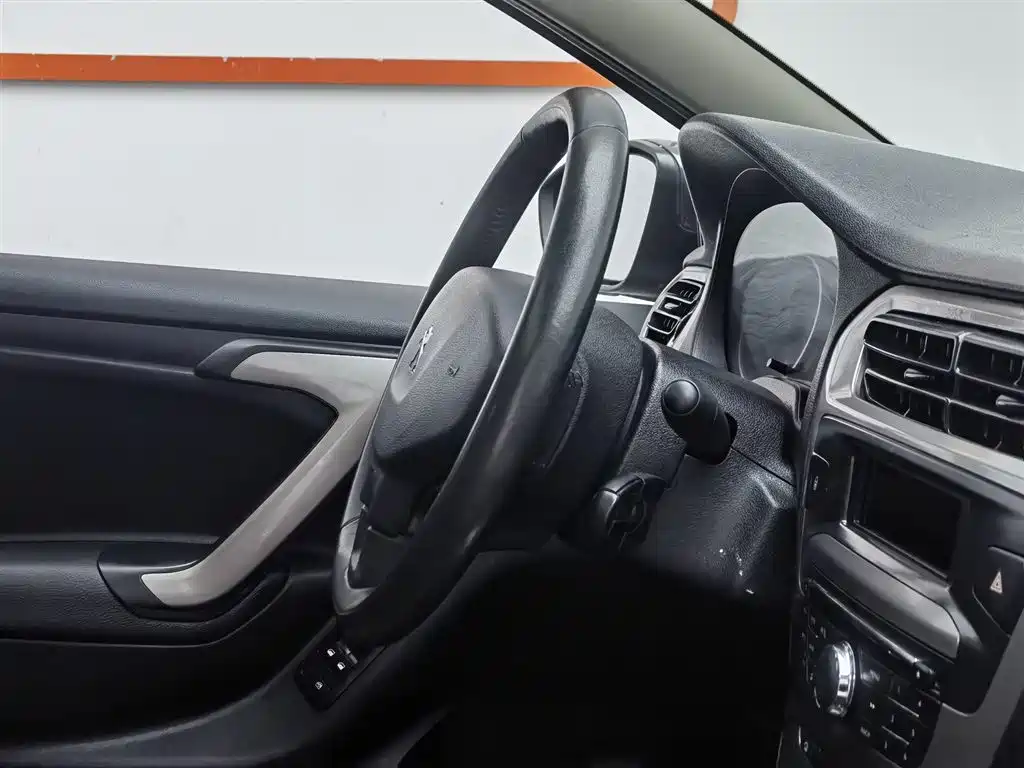 Peugeot 301 2014 1.6L Automatic Premium Edition фото 22