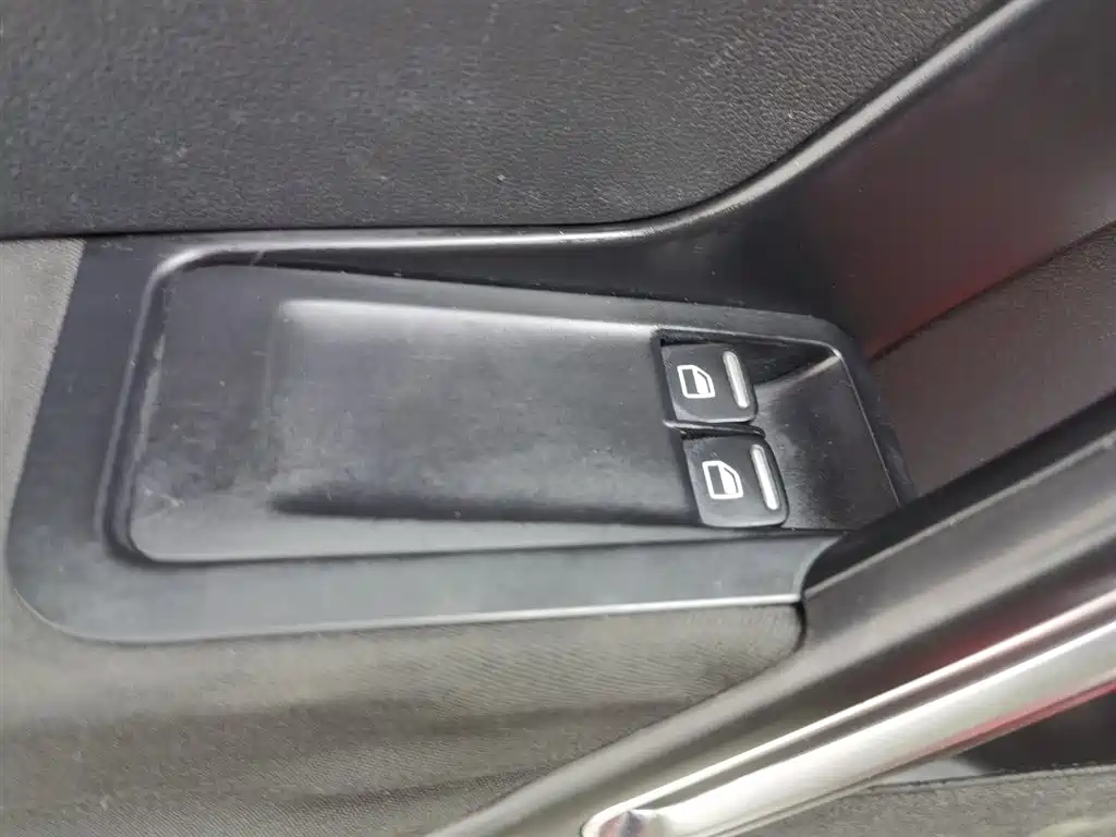 Volkswagen Beetle 2015 180TSI фото 9