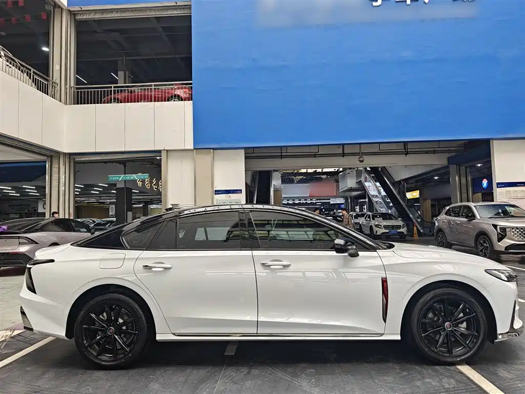 Hongqi H6 2024 Model 2.0T Fashion Edition фото 21