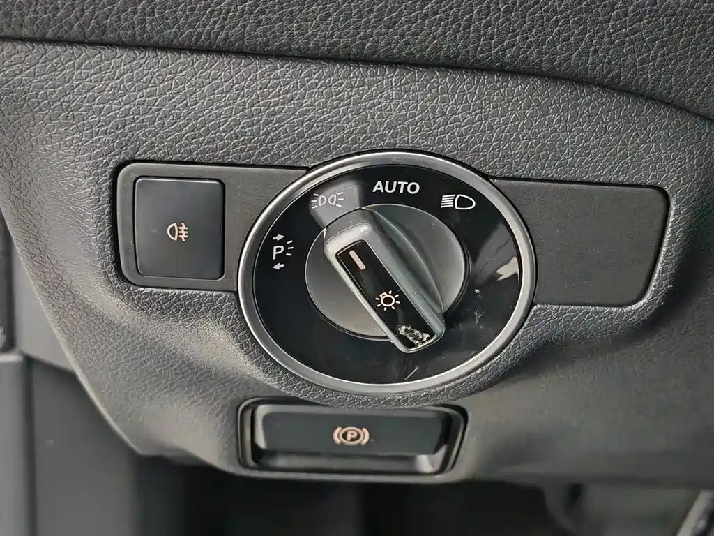 Mercedes-Benz GLA 2018 GLA 220 4MATIC Sport фото 21