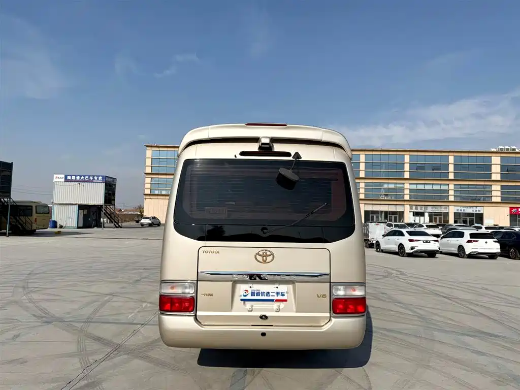 Toyota Coaster 2015 4.0L Luxury Vehicle GRB53L-ZCMEK 20-seater фото 3