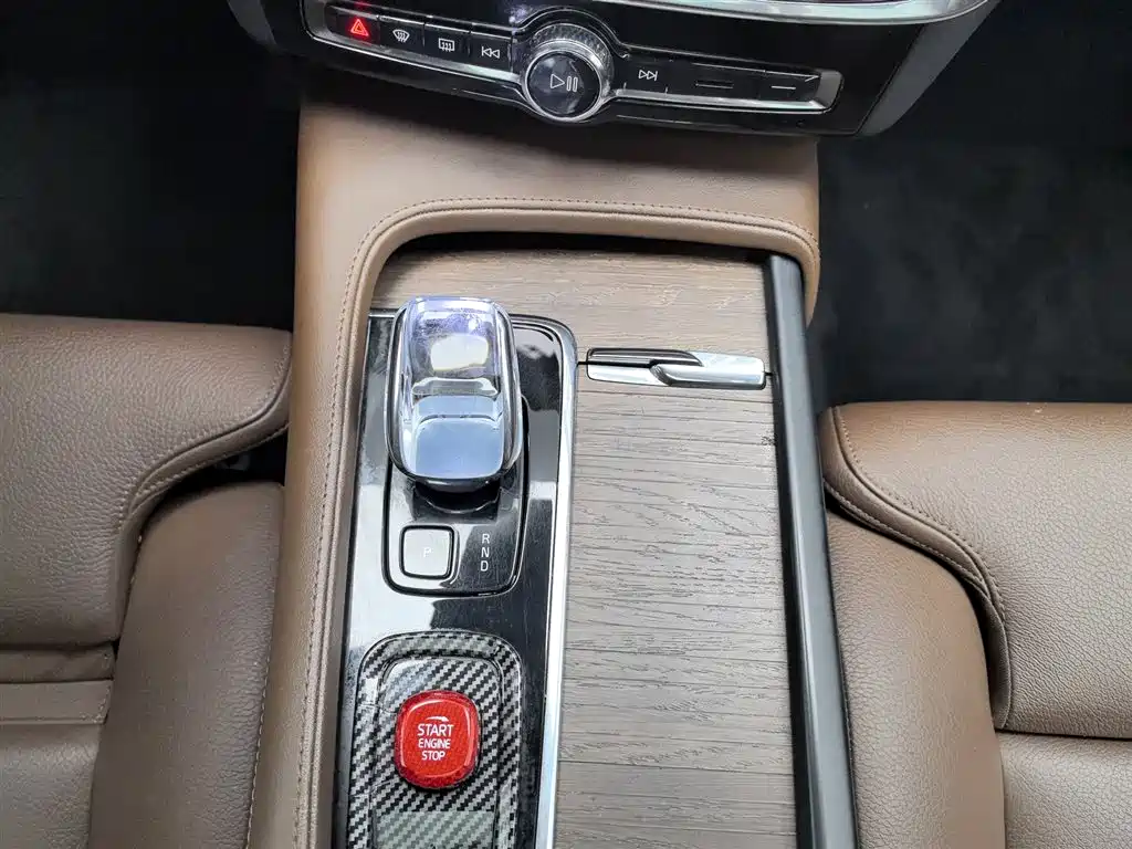 Volvo S90 2023 B5 Intelligent Vision Luxury Edition фото 13
