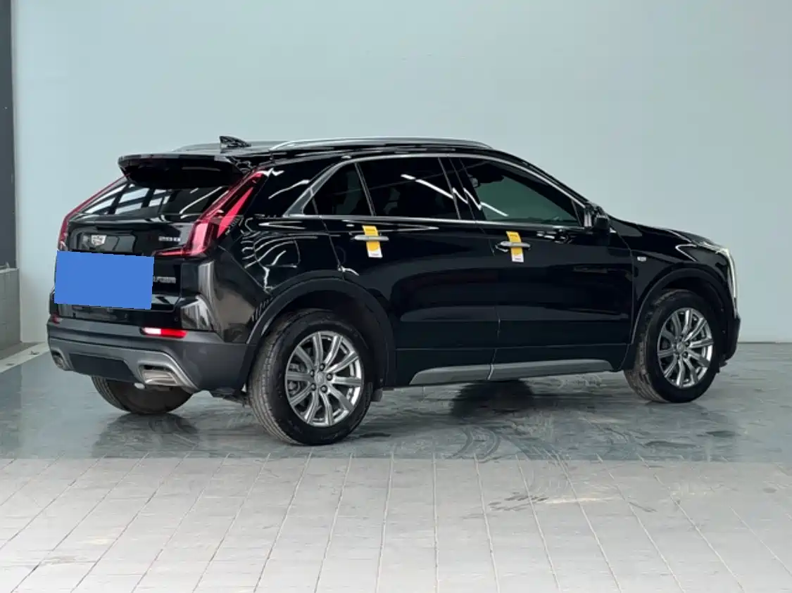 CADILLAC XT4