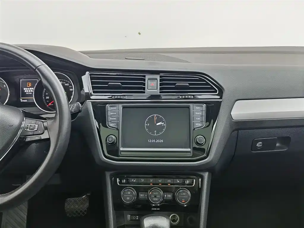 Volkswagen Tiguan L 2017 380TSI Automatic 4WD Luxury Edition фото 12
