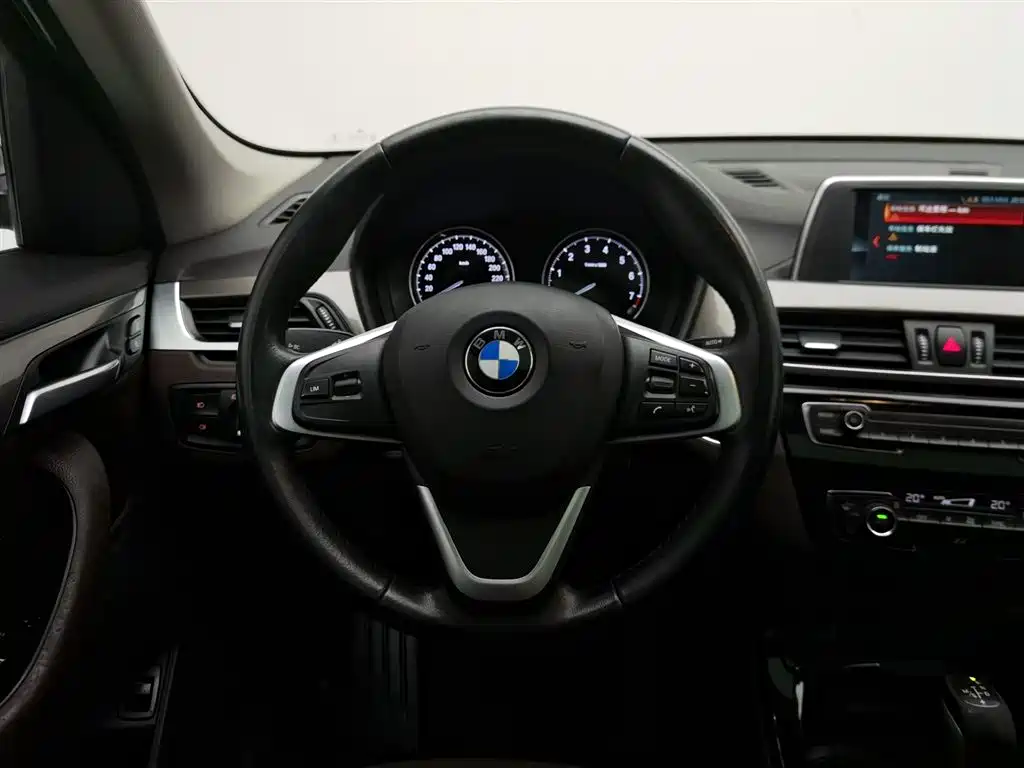 BMW X1 2019 sDrive18Li Premium Model фото 11