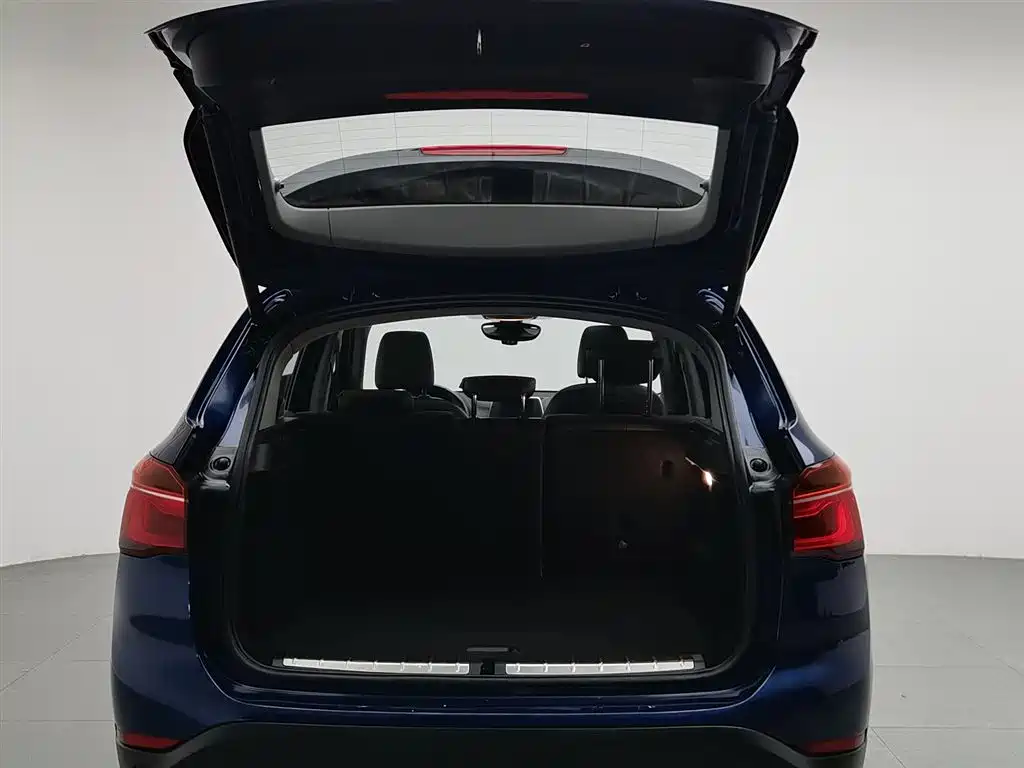 BMW X1 2019 sDrive18Li Premium Model фото 16