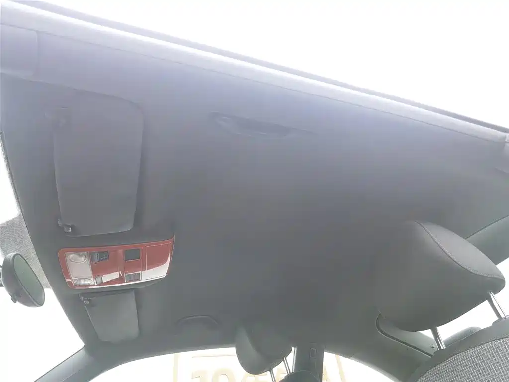 Volkswagen Beetle 2015 180TSI фото 14