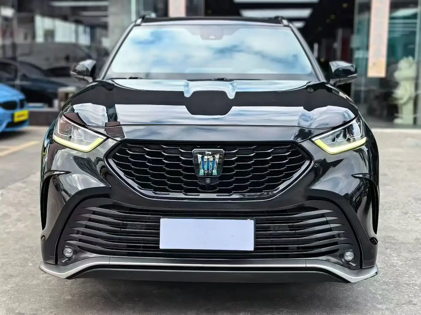 Toyota Crown Kluger 2022 2.5L HEV 4WD Premium Edition фото 2